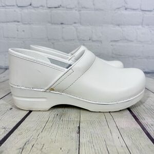 Dansko White Clogs Women Size 9.5-10 US 40 EU Slip On Professional Leather Shoes